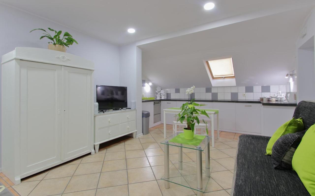Laski  Zajazd Rozany מראה חיצוני תמונה